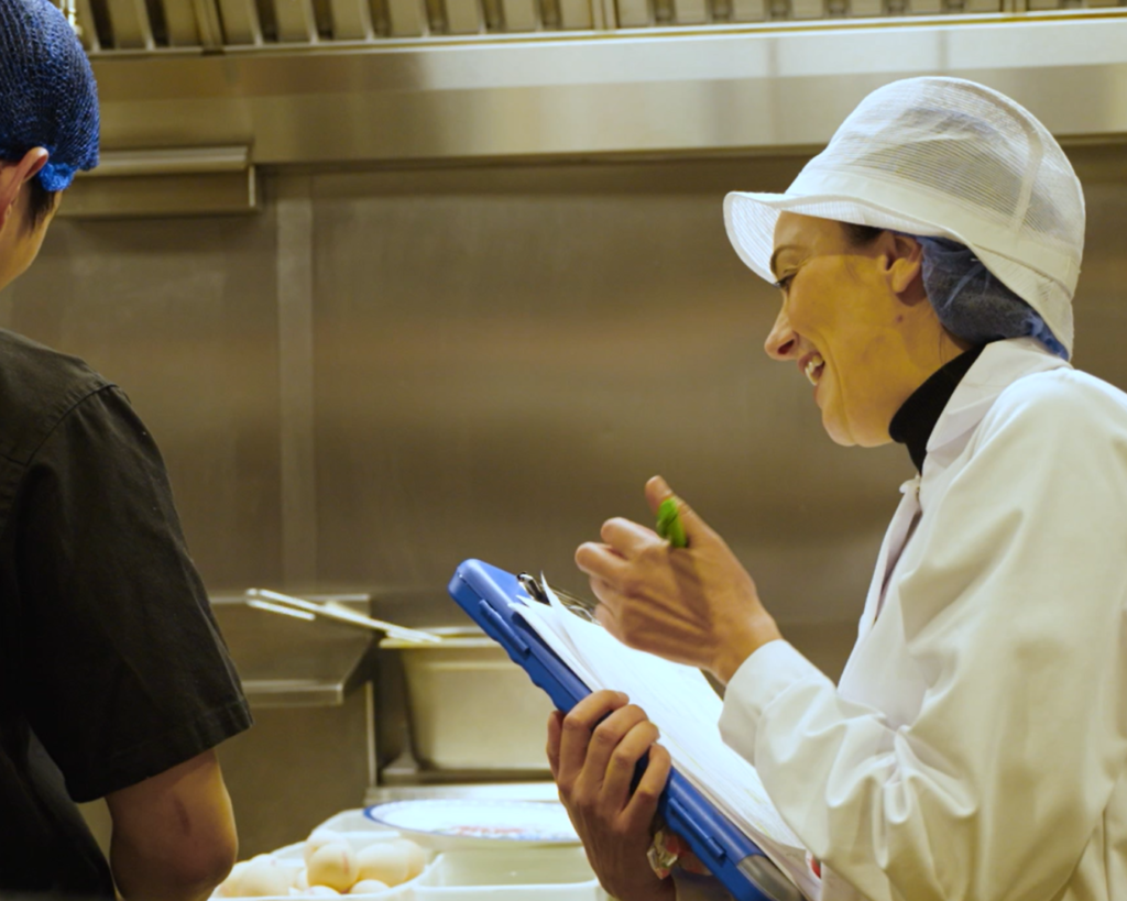 EHO inspecting the staff to determine food hygiene rating