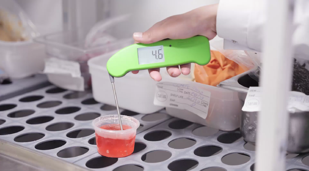 Level 3 Food Safety & Hygiene 26 Check food temperatures